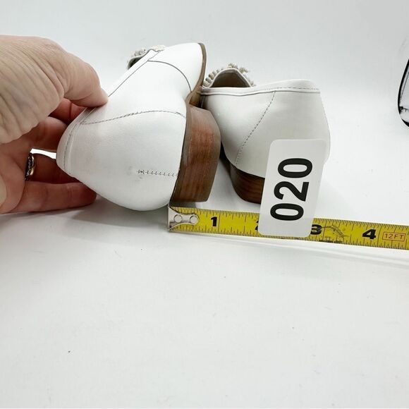White Leather Unisa Flex Loafer Slip-on Wood Bead Detail Sz 8.5 - Picture 11 of 12